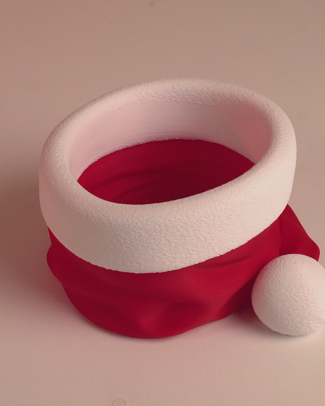 Santa’s Snack Hat Bowl – 3D Printed Christmas Decor | Festive Candy Bowl | Holiday Tabletop Accent (Made in India)